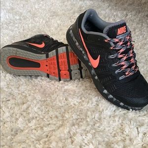 Nike dual fusion sz 5
